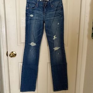 NWT Abercrombie A&F Distressed Fallon Classic Straight Leg Jeans. Size 25